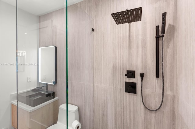 8811 SW 56th St, Miami, FL 33165 - full bath featuring tiled shower, toilet, and vanity