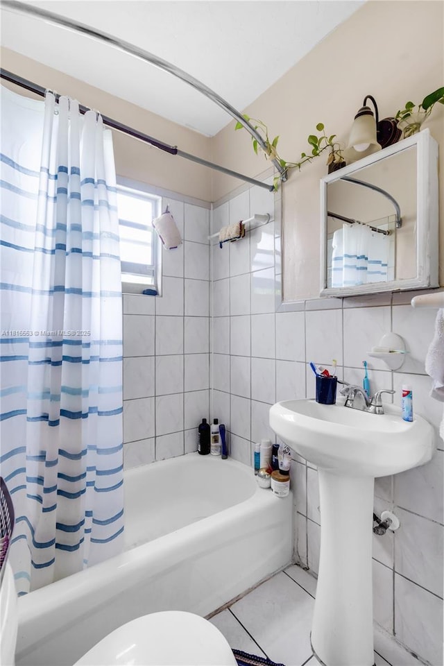 1478 SW 2nd St, Miami, FL 33135 - bathroom featuring tile walls, shower / bath combination with curtain, tile patterned flooring, toilet, and backsplash