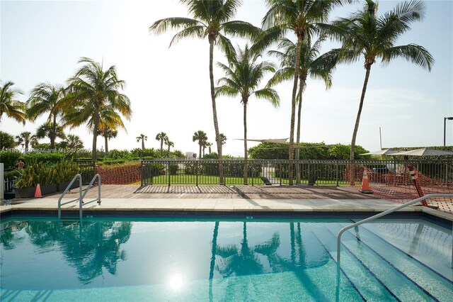 5845 Collins Ave Unit 304, Miami Beach, FL 33140 - view of community pool