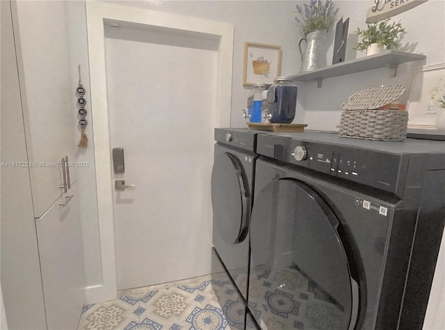 14121 SW 152nd Ter, Miami, FL 33177 - laundry room featuring independent washer and dryer