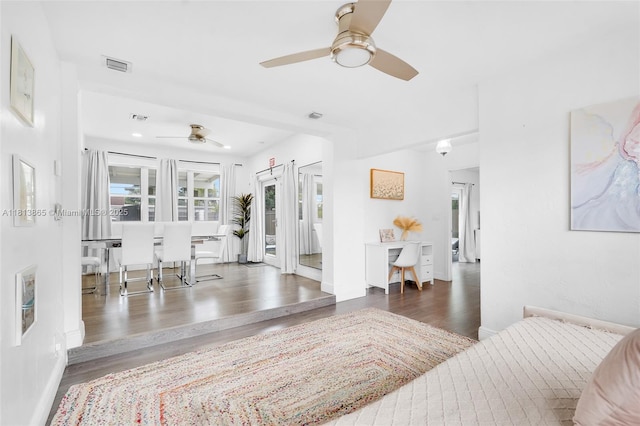 1013 S 24th Ave, Hollywood, FL 33020 - living area with ceiling fan and wood finished floors