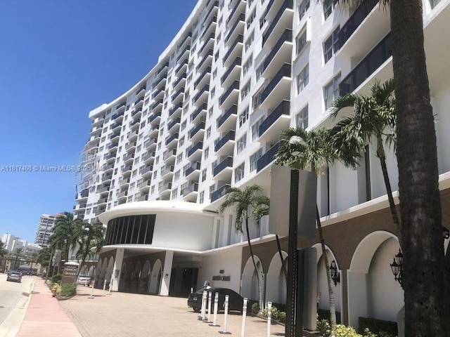6039 Collins Ave Unit 1131, Miami Beach, FL 33140 - photo 1
