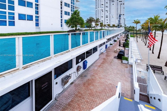 1360 S Ocean Blvd Unit 304, Pompano Beach, FL 33062 - view of pool