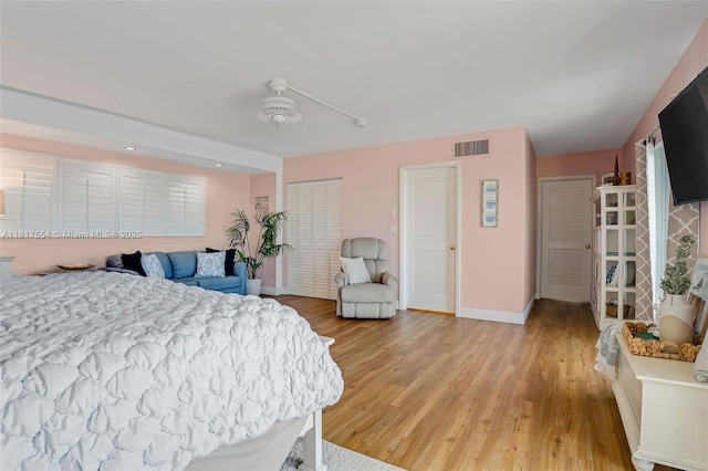 200 Wrenn St Ph 701, Plantation Key, FL 33070 - bedroom with baseboards and light wood-style floors