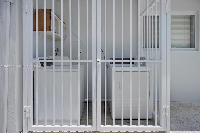 1621 NW 16th St, Miami, FL 33125 - detailed view of washer / dryer and a gate