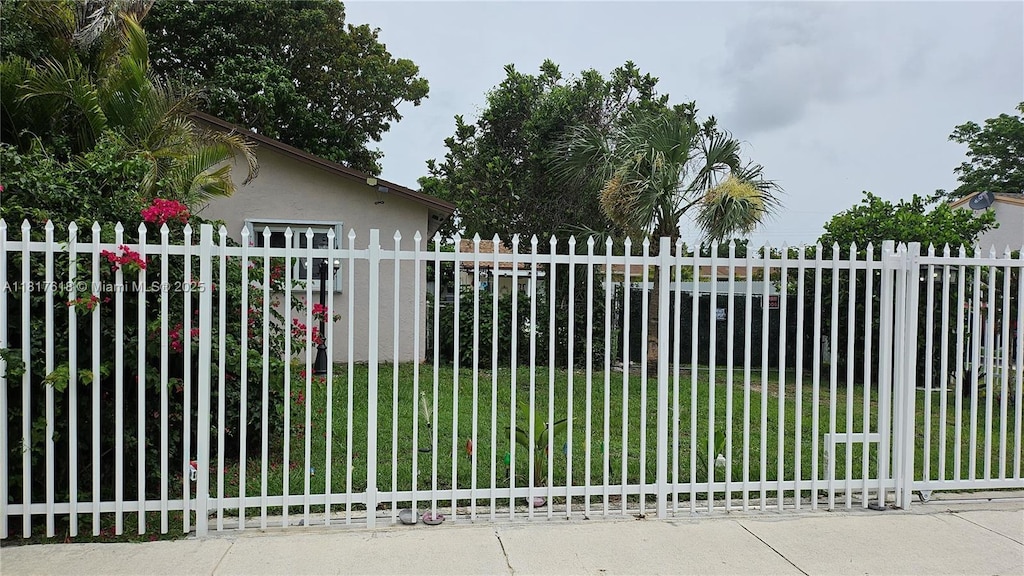 10471 SW 174th Ter, Miami, FL 33157 - view of gate