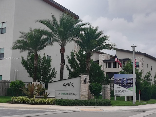 8055 NW 104th Ave Unit 32, Doral, FL 33178 - view of community sign