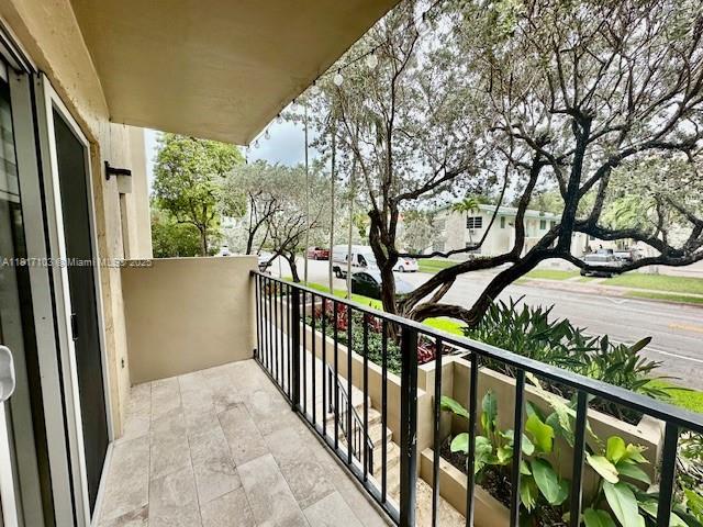 110 Salamanca Ave Unit 207, Coral Gables, FL 33134 - view of balcony