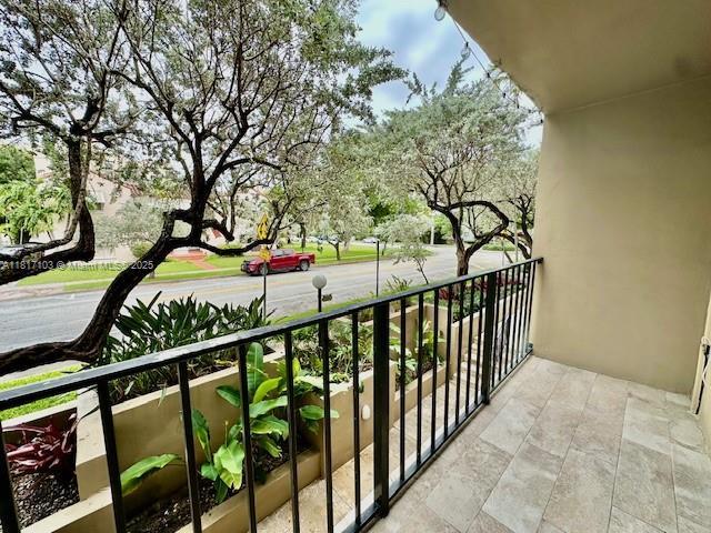 110 Salamanca Ave Unit 207, Coral Gables, FL 33134 - view of balcony