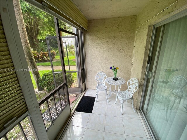 6200 NW 44th St Unit 115, Lauderhill, FL 33319 - view of sunroom