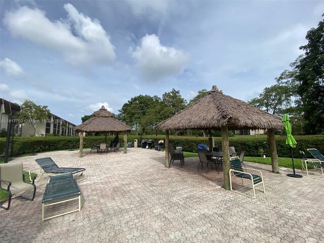 6200 NW 44th St Unit 115, Lauderhill, FL 33319 - view of property's community featuring a gazebo and a patio area