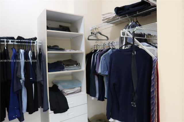 9575 Weldon Cir Unit C413, Tamarac, FL 33321 - view of walk in closet