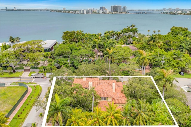 5905 N Bay Rd, Miami Beach, FL 33140 - aerial view of property's location featuring property boundaries highlighted and a large body of water
