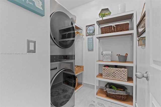 402 SE 30th Ter, Homestead, FL 33033 - washroom with stacked washer / drying machine and tile patterned flooring
