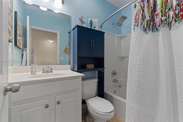 402 SE 30th Ter, Homestead, FL 33033 - bathroom featuring shower / bath combo with shower curtain, toilet, and vanity
