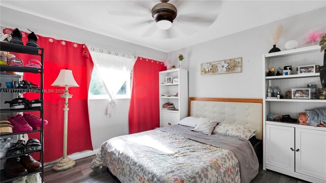 3145 Hollywood Blvd, Hollywood, FL 33021 - bedroom with wood finished floors and a ceiling fan