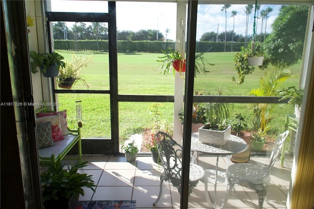 9820 S Hollybrook Lake Dr Unit 106, Pembroke Pines, FL 33025 - sunroom with healthy amount of natural light