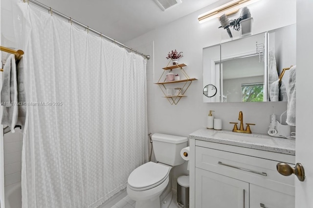 11045 SW 16th Mnr, Davie, FL 33324 - full bathroom featuring vanity, toilet, and shower / bath combo with shower curtain