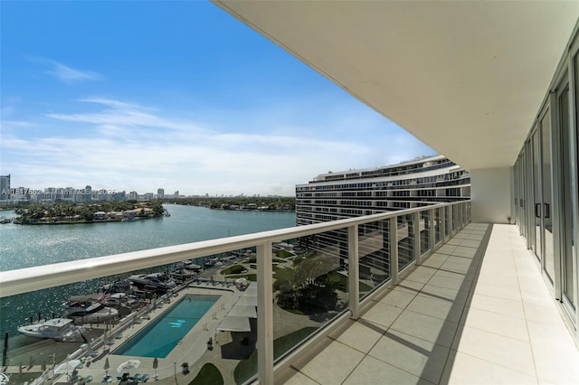 900 Bay Dr Unit 904, Miami Beach, FL 33141 - balcony featuring a water view and a city view