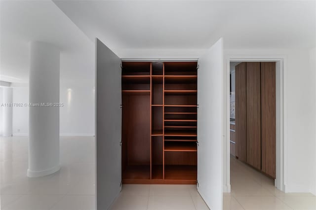 900 Bay Dr Unit 904, Miami Beach, FL 33141 - view of closet