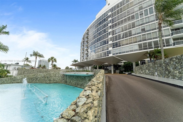 900 Bay Dr Unit 904, Miami Beach, FL 33141 - view of pool