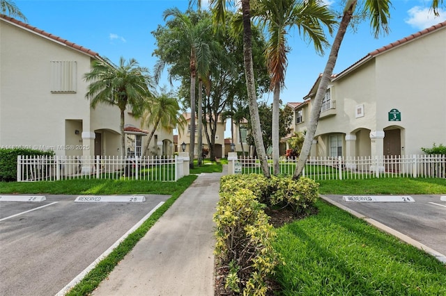 615 NW 108th Ter, Pembroke Pines, FL 33026 - photo 1