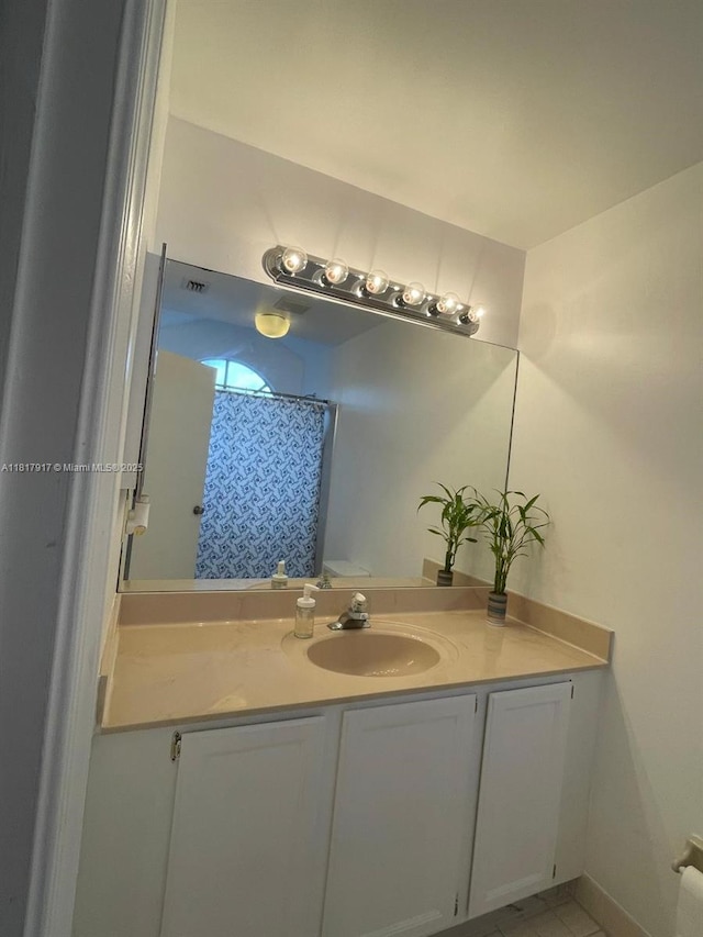 10803 Cypress Glen Dr Unit 10803, Coral Springs, FL 33071 - bathroom with vanity and curtained shower