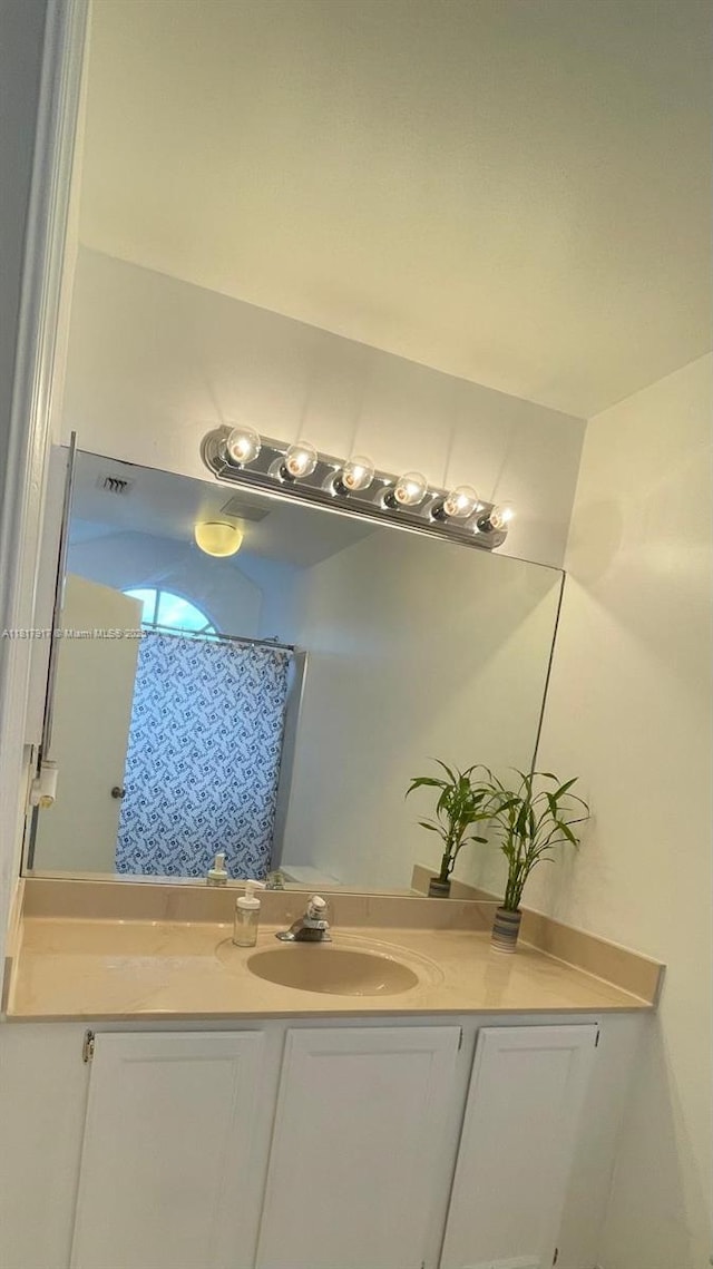 10803 Cypress Glen Dr Unit 10803, Coral Springs, FL 33071 - bathroom with vanity and a shower with curtain