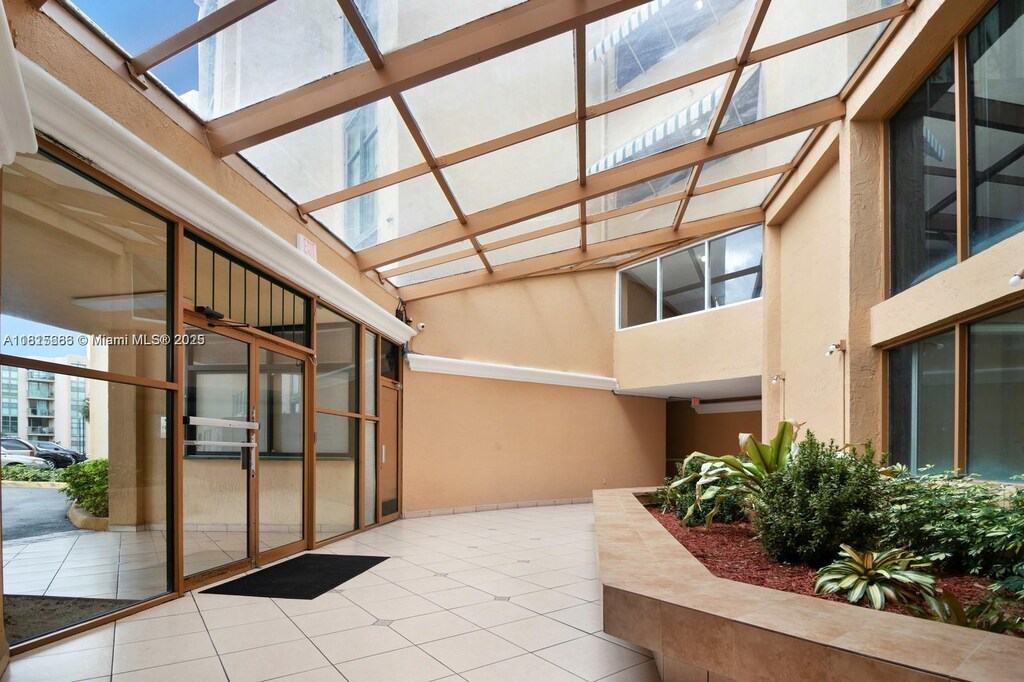 2055 SW 122nd Ave Unit 509, Miami, FL 33175 - photo 2