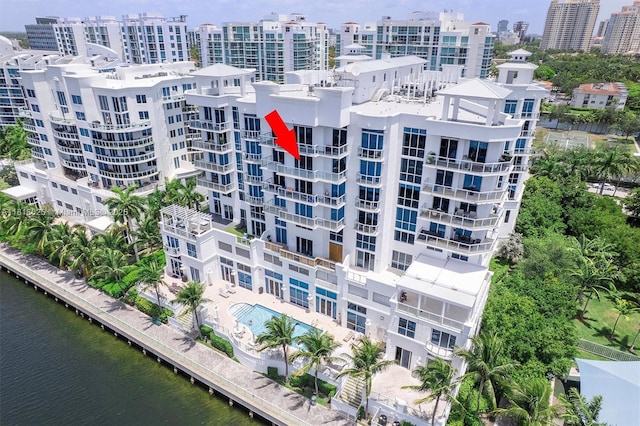 3030 NE 188th St Unit 609, Aventura, FL 33180 - view of urban area with apartment complex, a large body of water, and a pool