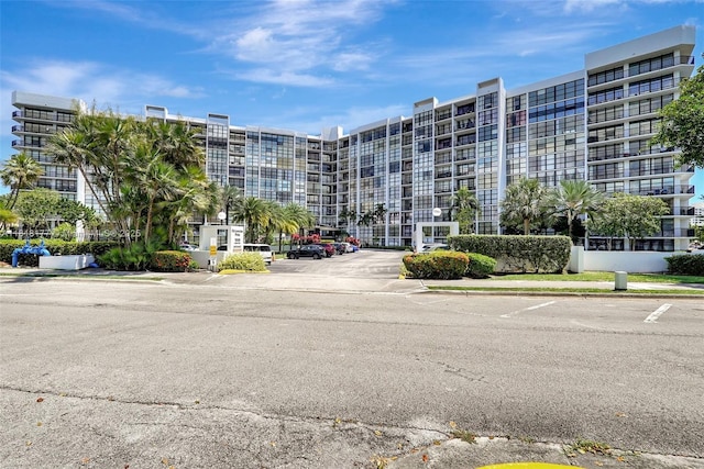 1000 Parkview Dr Unit 811, Hallandale Beach, FL 33009 - photo 2