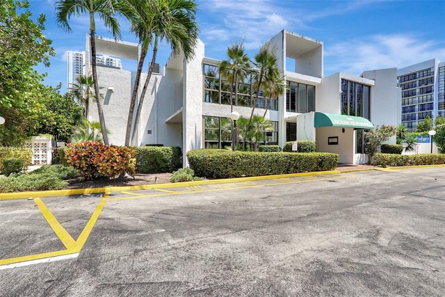 1000 Parkview Dr Unit 811, Hallandale Beach, FL 33009 - photo 29