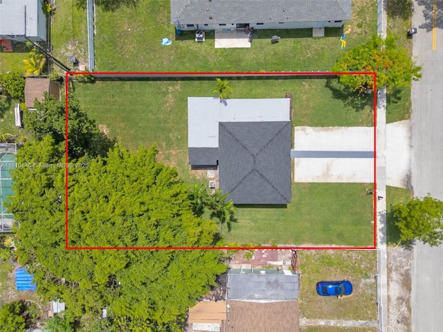 1010 NE 140th St, North Miami, FL 33161 - aerial view of property's location featuring property boundaries highlighted