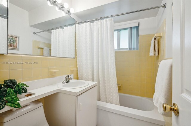 1231 N 15th Ct, Hollywood, FL 33020 - home office with light carpet