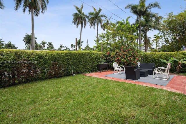 1231 N 15th Ct, Hollywood, FL 33020 - view of yard with a patio