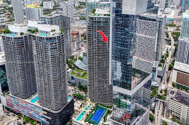 801 S Miami Ave Unit 3704, Miami, FL 33130 - view of urban area with a pool