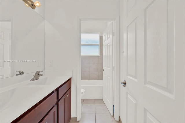 279 SE 31st Ter, Homestead, FL 33033 - bathroom featuring double vanity, tile patterned flooring, and a bath