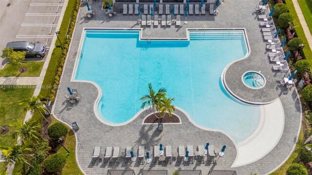 2652 SE 13th St, Homestead, FL 33035 - view of pool
