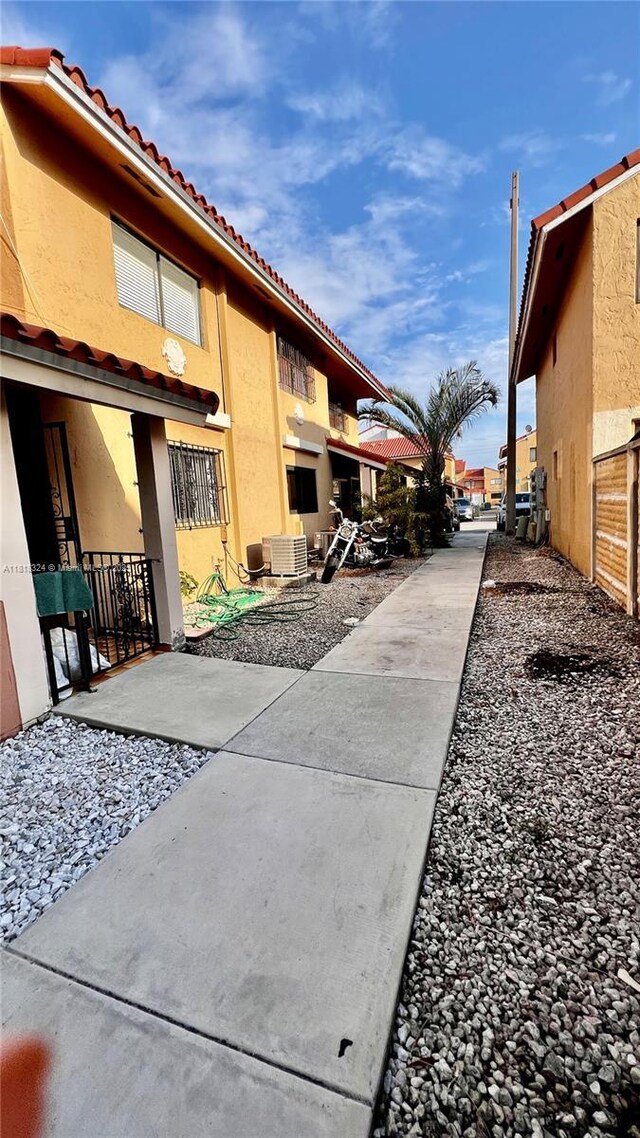 2760 W 61st Pl Unit 202, Hialeah, FL 33016 - photo 22