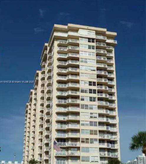 18051 Biscayne Blvd Unit 1403, Aventura, FL 33160 - photo 3