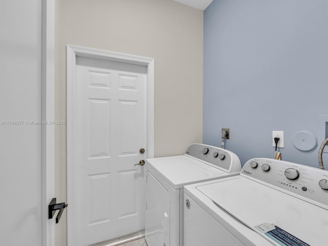 624 Stanton Dr, Weston, FL 33326 - laundry room featuring washer and dryer