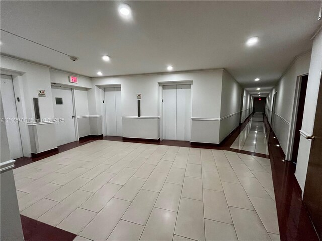 2899 Collins Ave Unit 810, Miami Beach, FL 33140 - building lobby featuring recessed lighting