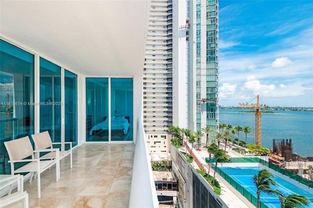 480 NE 30th St Unit 1505, Miami, FL 33137 - balcony featuring a water view