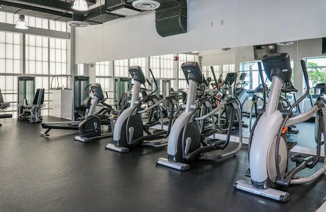 1250 S Miami Ave Unit 2310, Miami, FL 33130 - exercise room featuring a high ceiling