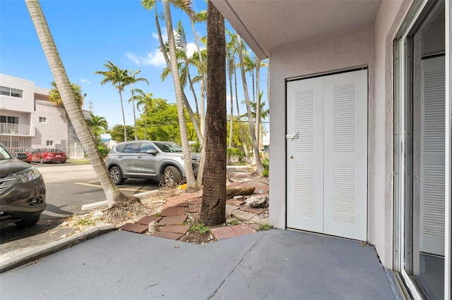 2660 W 76th St Unit 106, Hialeah, FL 33016 - view of uncovered parking lot