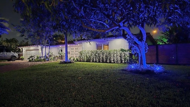8005 SW 89th St, Miami, FL 33156 - view of front of property featuring a lawn and stucco siding