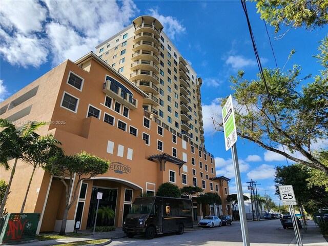 4242 NW 2nd St Unit 1202, Miami, FL 33126 - view of building exterior