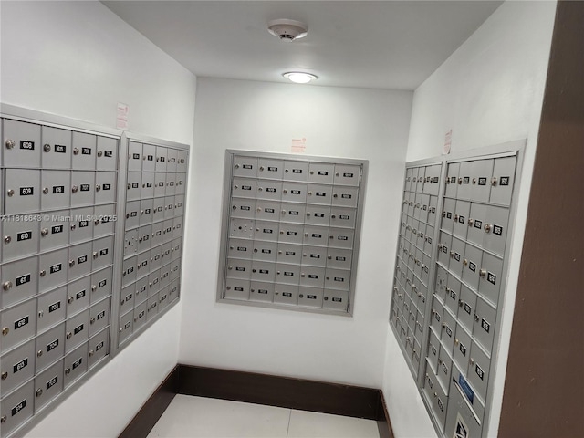 4242 NW 2nd St Unit 1202, Miami, FL 33126 - view of community with mail area