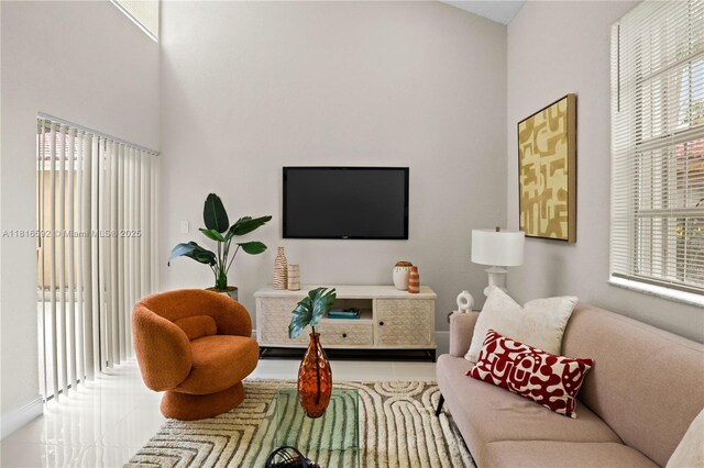 12633 NW 12th Ct, Sunrise, FL 33323 - living area featuring a towering ceiling