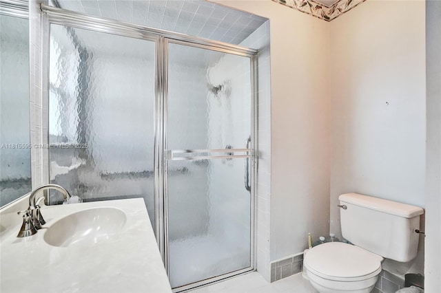 9601 NW 8th Cir, Plantation, FL 33324 - bathroom featuring toilet, a stall shower, and vanity